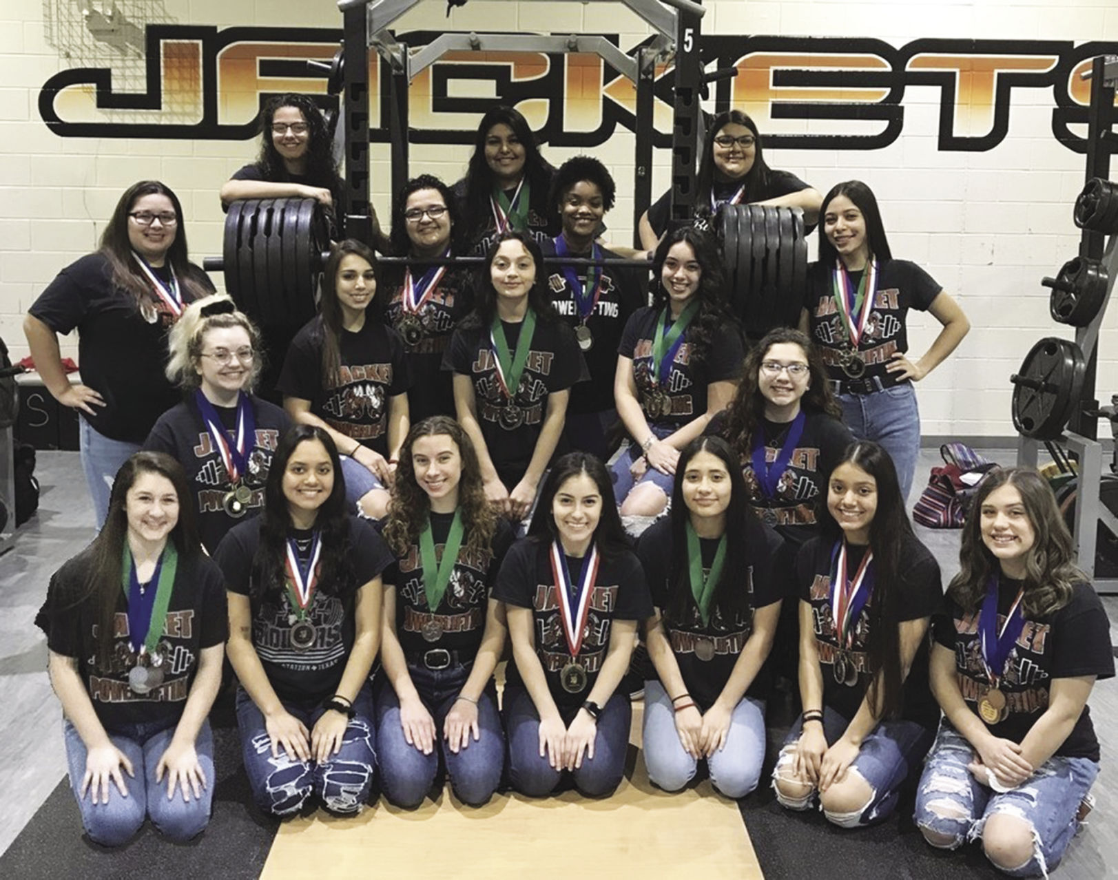 AHS Powerlifting Girls to compete at regionals